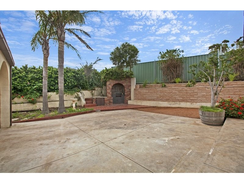 22 Madeline Crescent, Hallett Cove SA 5158