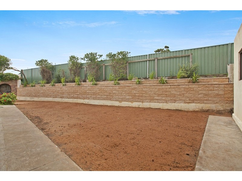 22 Madeline Crescent, Hallett Cove SA 5158