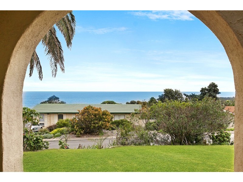 22 Madeline Crescent, Hallett Cove SA 5158