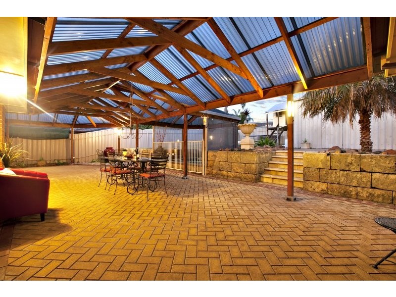 22 Pegasus Drive, Woodcroft SA 5162