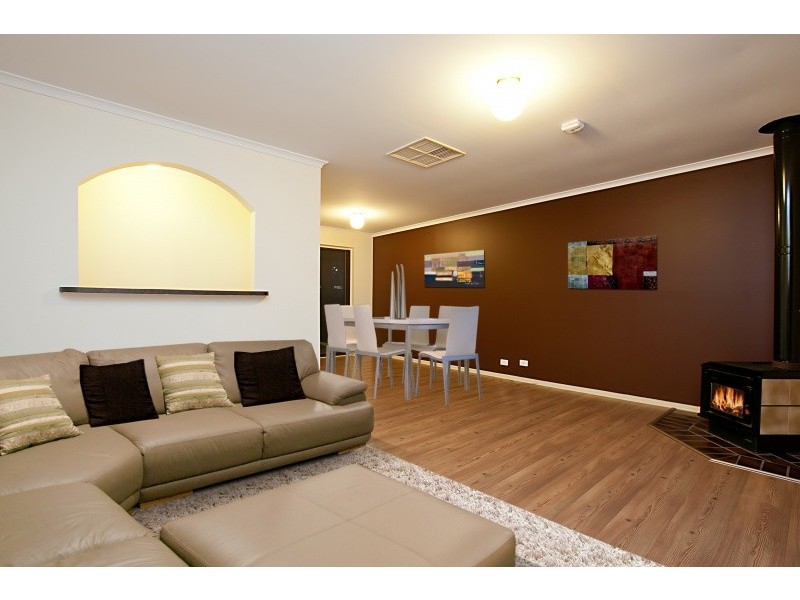 21 Featherstone Drive, Huntfield Heights SA 5163