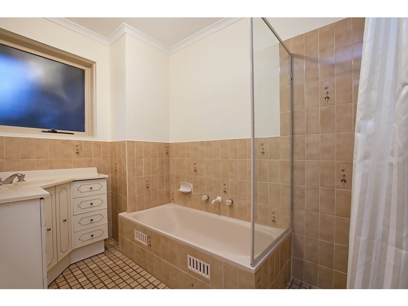 21 Featherstone Drive, Huntfield Heights SA 5163