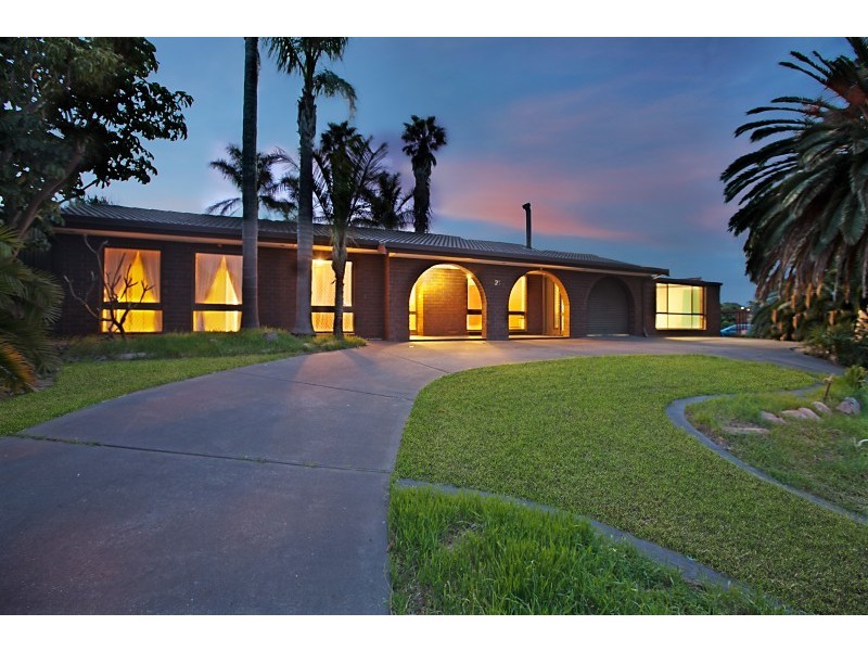 21 Featherstone Drive, Huntfield Heights SA 5163