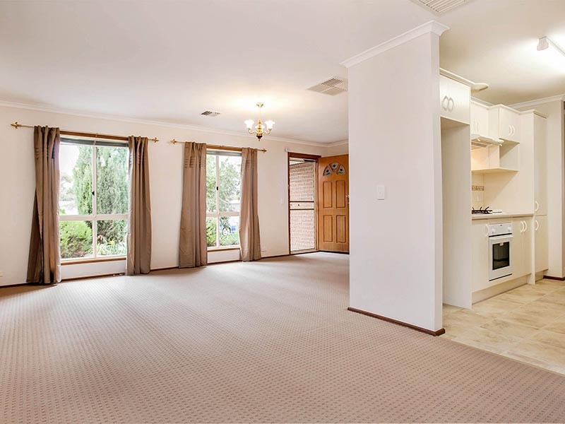 31 Moncur Street, Woodcroft SA 5162