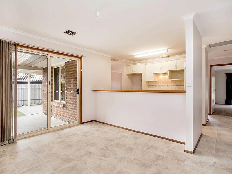 31 Moncur Street, Woodcroft SA 5162