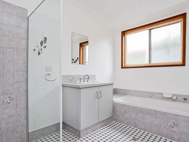 31 Moncur Street, Woodcroft SA 5162