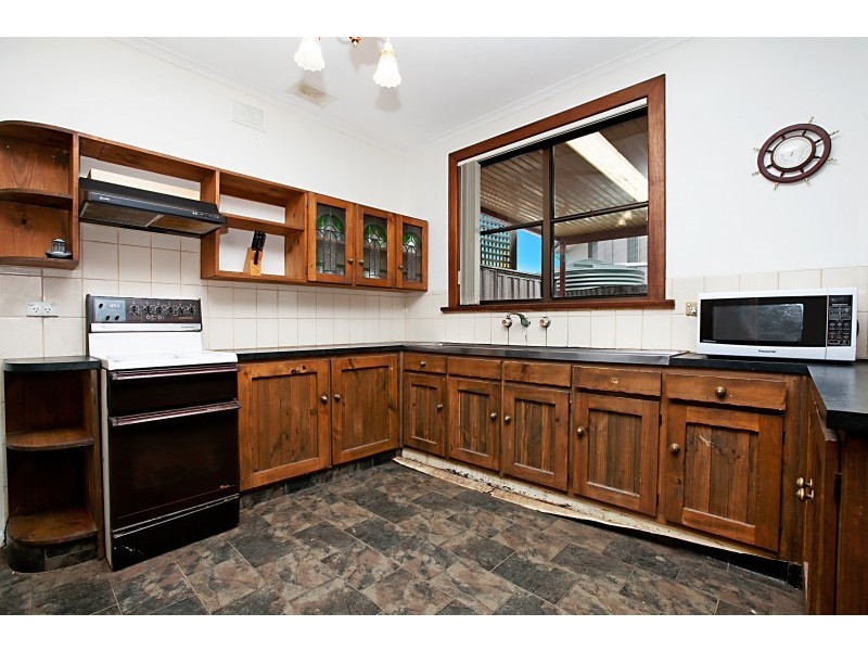 18 De-caux Avenue, Port Willunga SA 5173