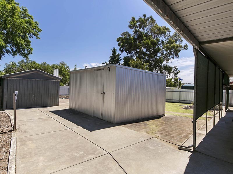 15 Peregrine Crescent, Christie Downs SA 5164