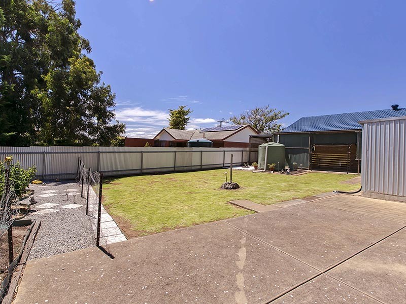 15 Peregrine Crescent, Christie Downs SA 5164