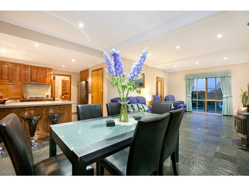 4 Caspian Court, Woodcroft SA 5162