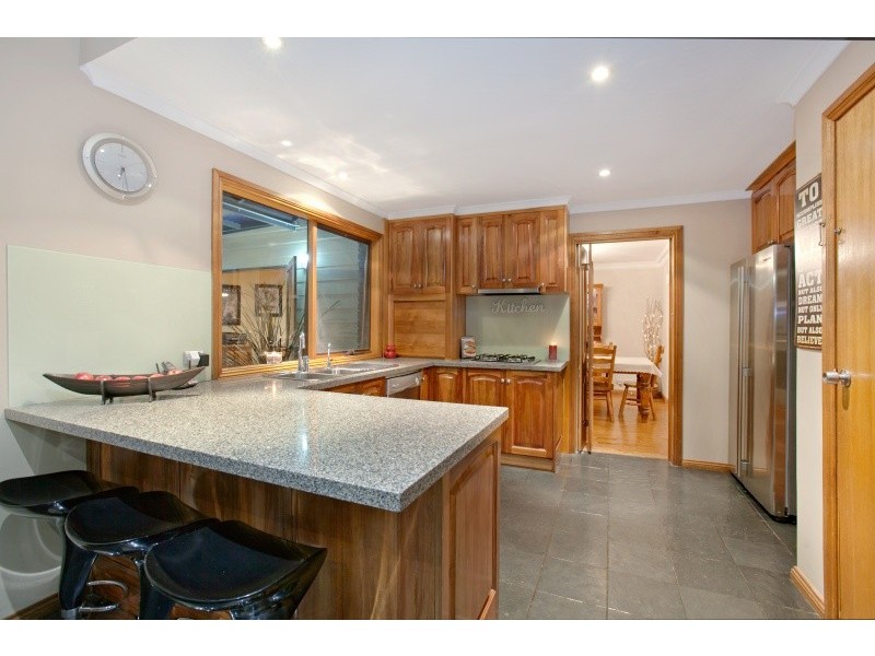 4 Caspian Court, Woodcroft SA 5162