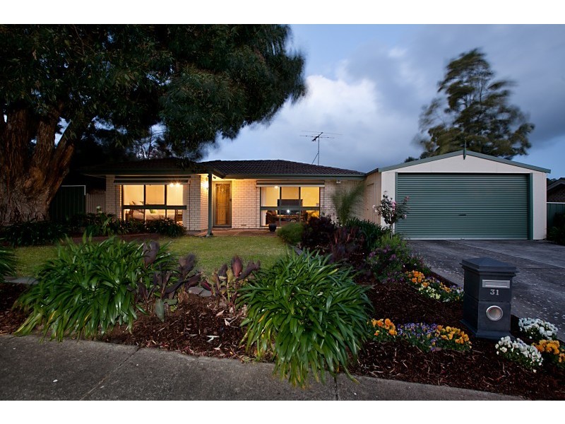 31 Flinders Crescent, Hackham SA 5163