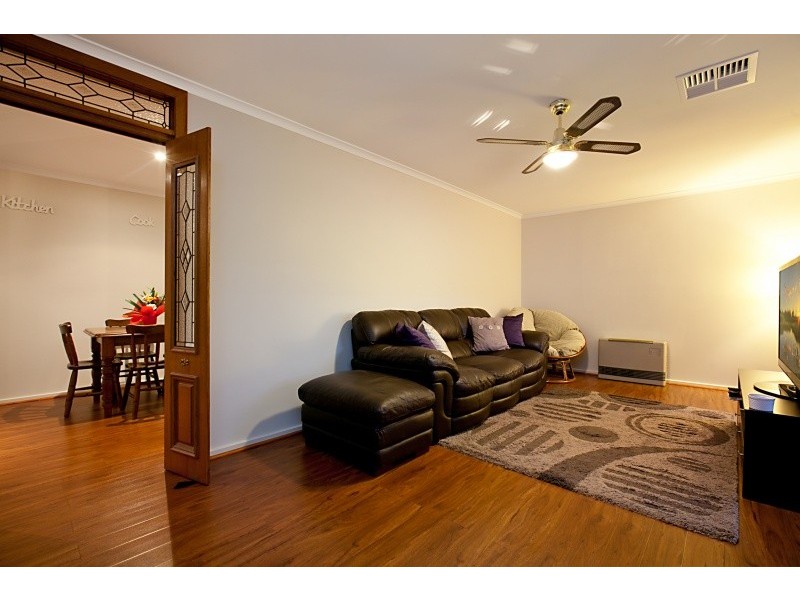 31 Flinders Crescent, Hackham SA 5163