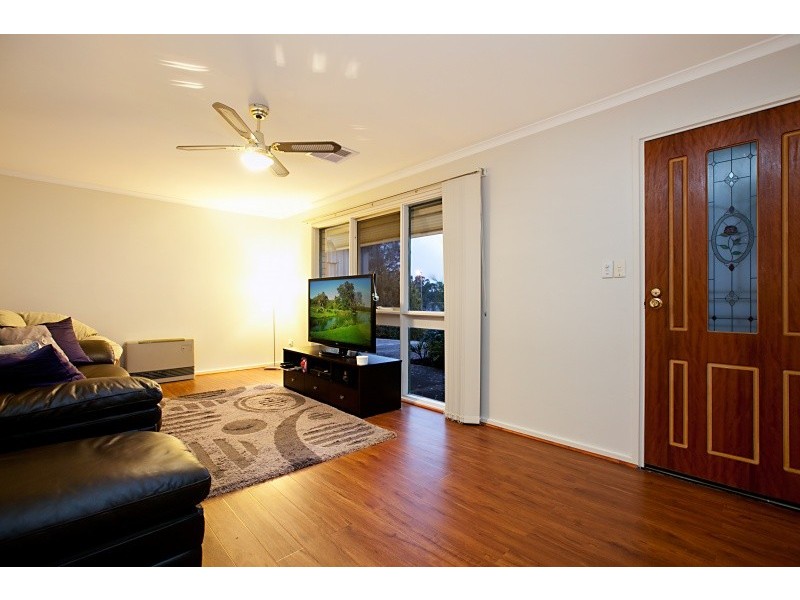 31 Flinders Crescent, Hackham SA 5163