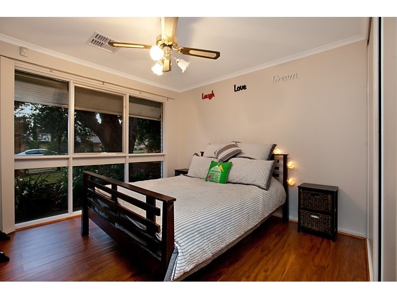 31 Flinders Crescent, Hackham SA 5163