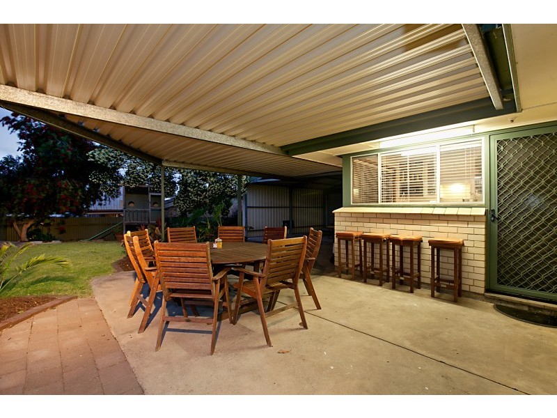 31 Flinders Crescent, Hackham SA 5163