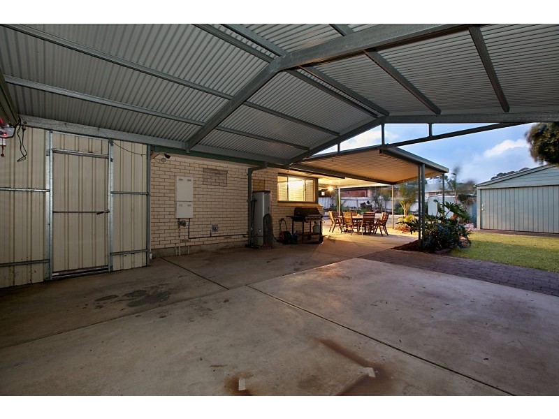 31 Flinders Crescent, Hackham SA 5163