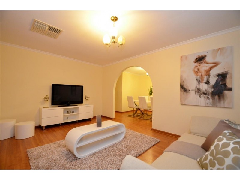 15 Moncur Street, Woodcroft SA 5162