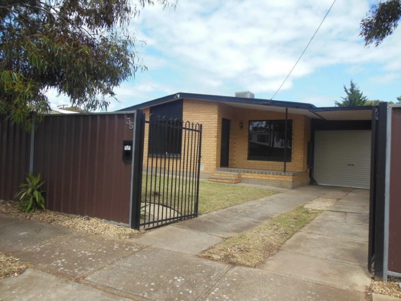 35 Barnabas Crescent, Christie Downs SA 5164