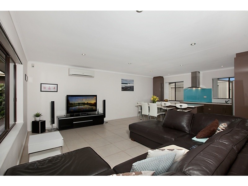 8 Nedland Crescent, Port Noarlunga South SA 5167