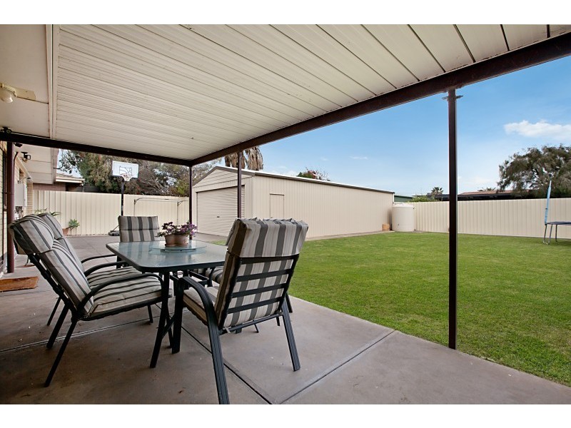 8 Nedland Crescent, Port Noarlunga South SA 5167