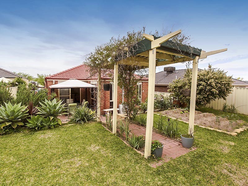 1 Antonio Street, Huntfield Heights SA 5163
