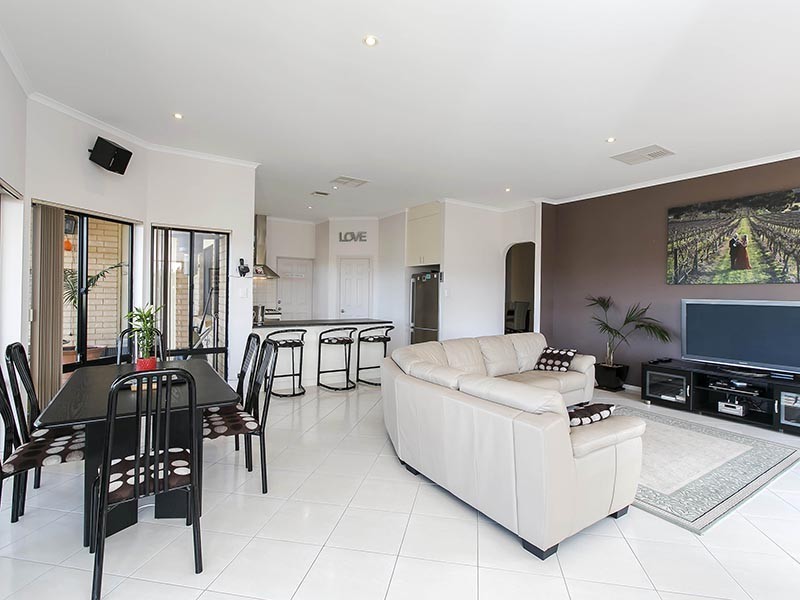 77 Grand Boulevard, Seaford Rise SA 5169