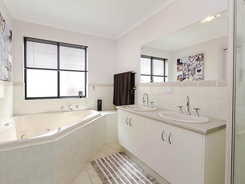 77 Grand Boulevard, Seaford Rise SA 5169