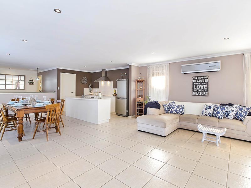 12 Desoto Drive, Port Willunga SA 5173
