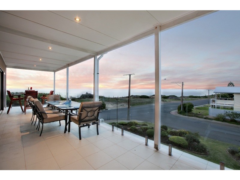 1 Maidencombe Drive, Moana SA 5169