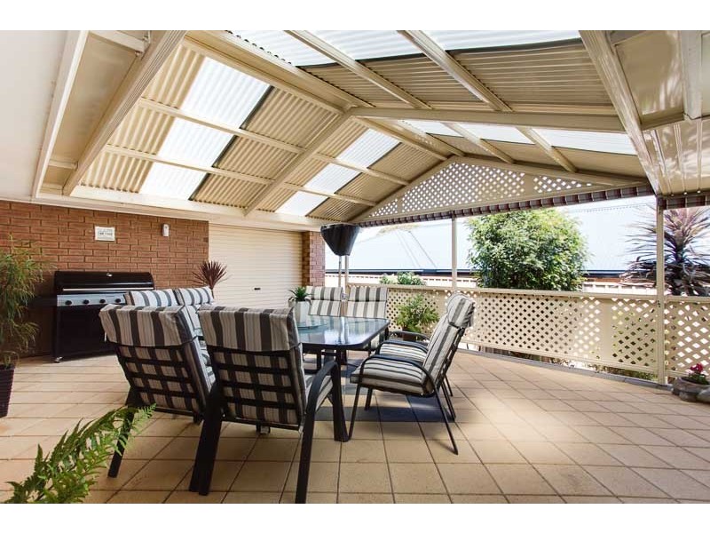 13 Charlton Terrace, Woodcroft SA 5162