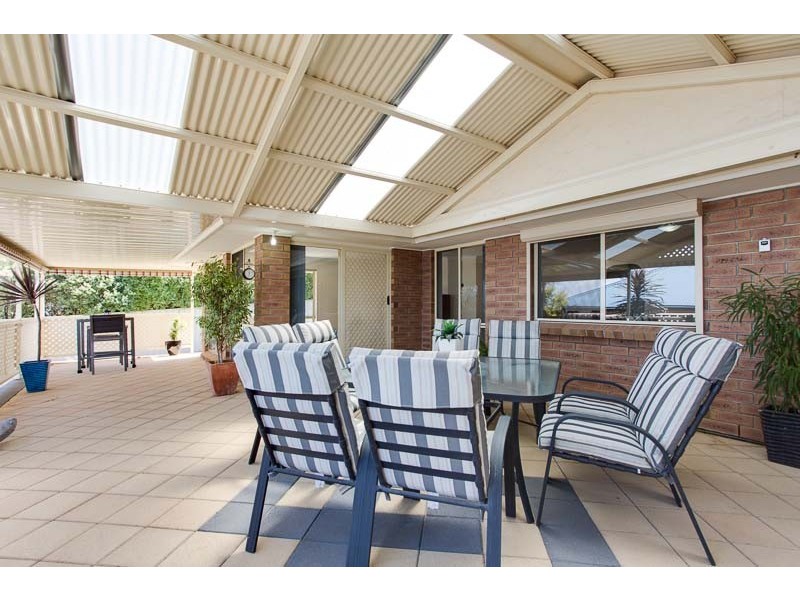 13 Charlton Terrace, Woodcroft SA 5162