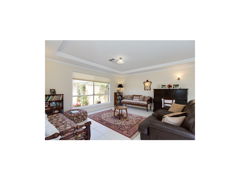 11 Polkinghorn Avenue, Aldinga Beach SA 5173