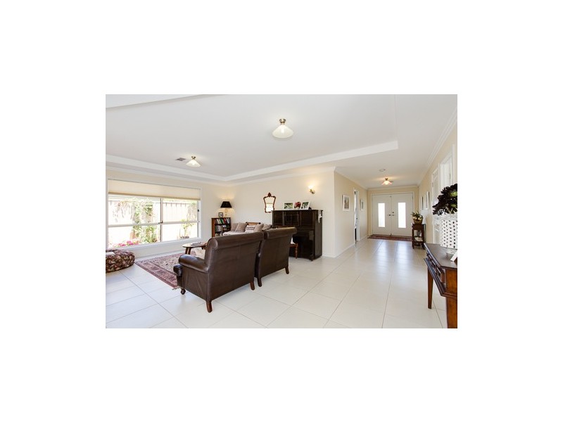 11 Polkinghorn Avenue, Aldinga Beach SA 5173