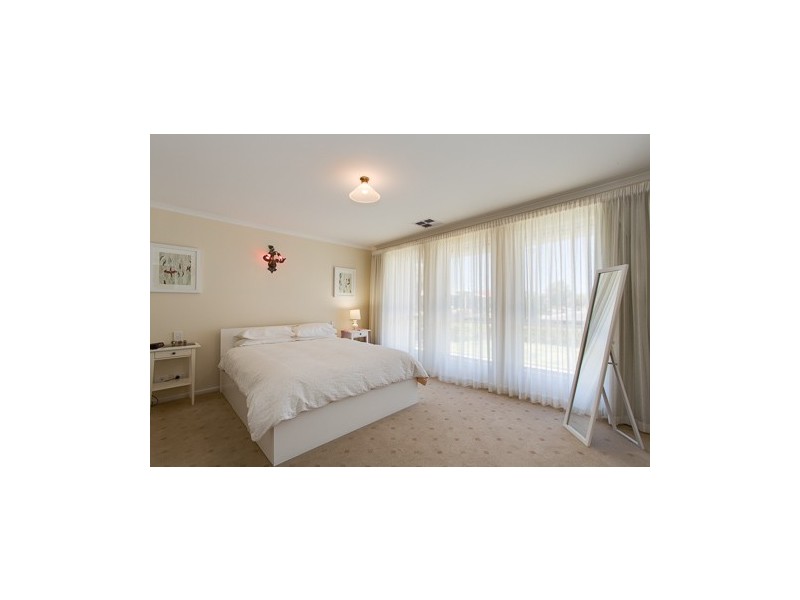 11 Polkinghorn Avenue, Aldinga Beach SA 5173