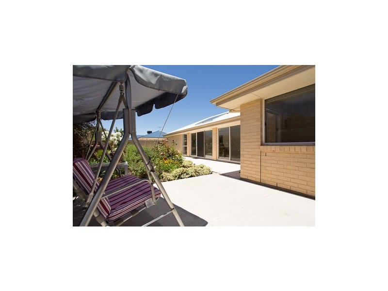 11 Polkinghorn Avenue, Aldinga Beach SA 5173