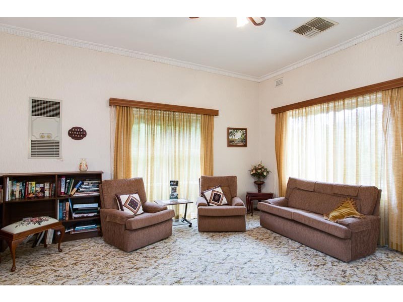 215 Sturt Road, Seacombe Gardens SA 5047