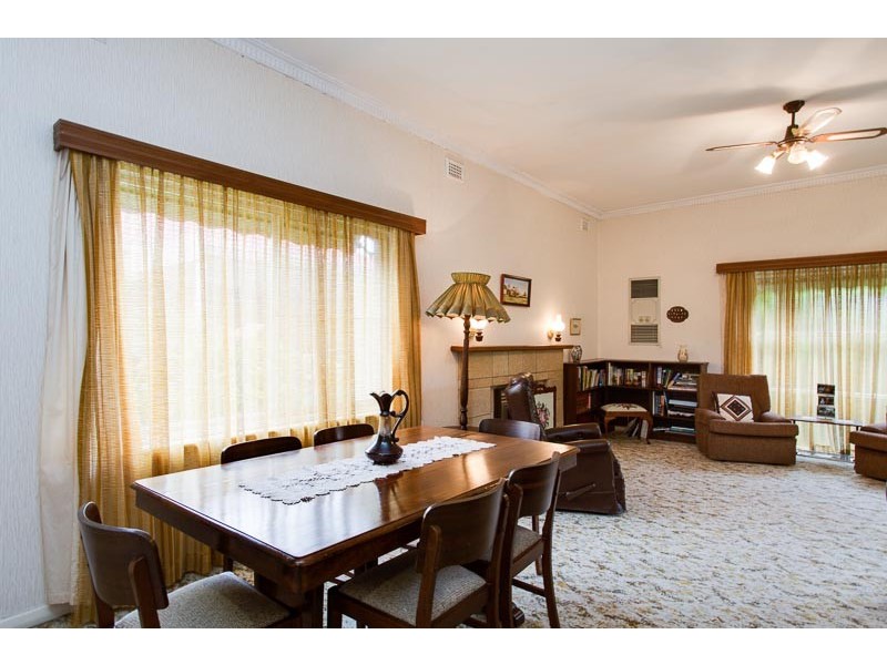 215 Sturt Road, Seacombe Gardens SA 5047