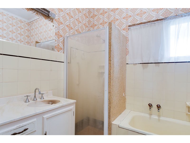 215 Sturt Road, Seacombe Gardens SA 5047