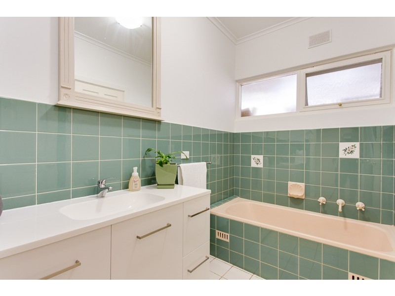 4 Wade Street, Eden Hills SA 5050