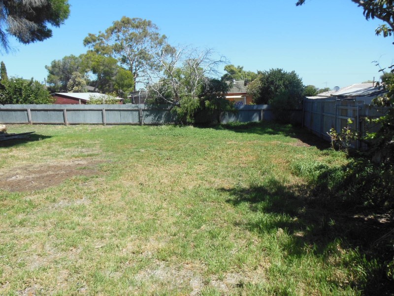 7 Hugh Crescent, Morphett Vale SA 5162