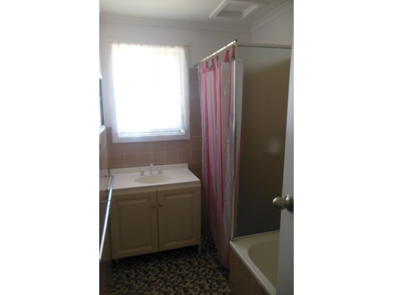 7 Hugh Crescent, Morphett Vale SA 5162