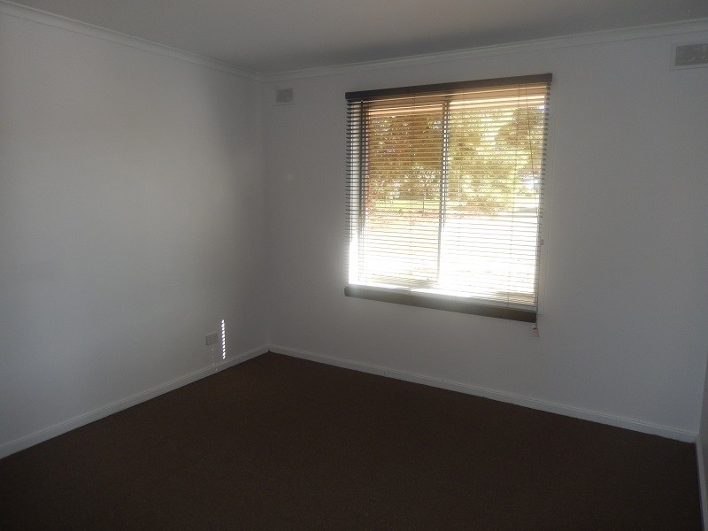 7 Hugh Crescent, Morphett Vale SA 5162