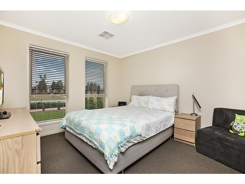 26 Yarr Crescent, Seaford Meadows SA 5169