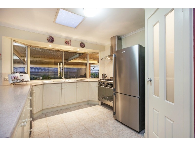 28 Investigator Drive, Woodcroft SA 5162