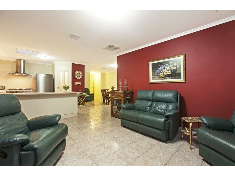 28 Investigator Drive, Woodcroft SA 5162