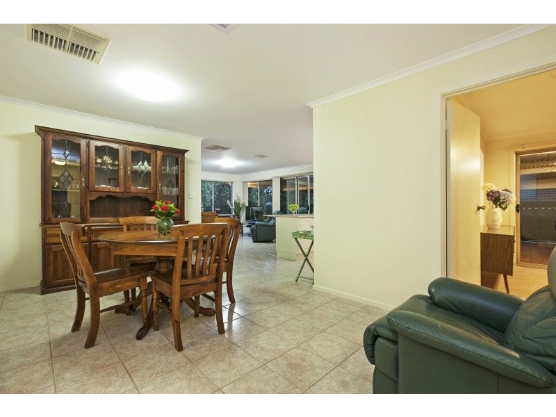 28 Investigator Drive, Woodcroft SA 5162