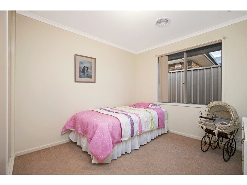 28 Investigator Drive, Woodcroft SA 5162