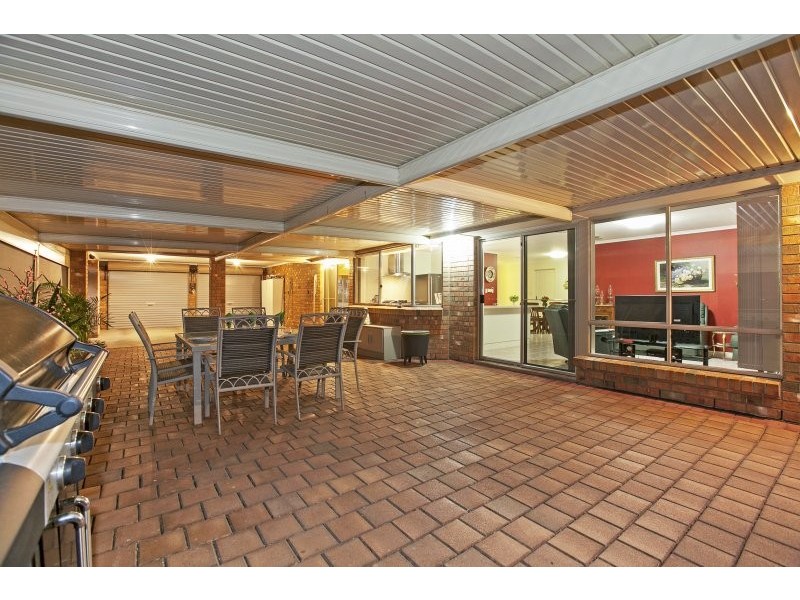 28 Investigator Drive, Woodcroft SA 5162