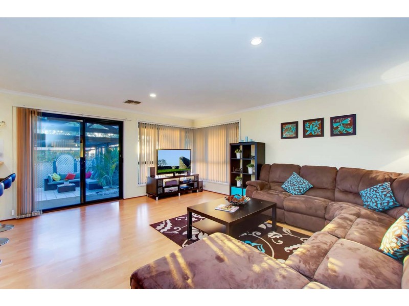 13 Hazeltine Drive, Seaford Rise SA 5169